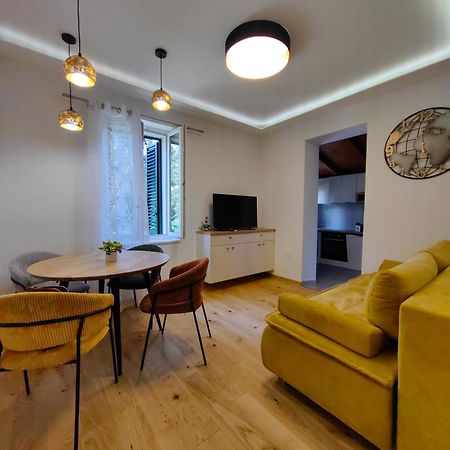 Relax And Enjoy Apartments Split Exterior photo